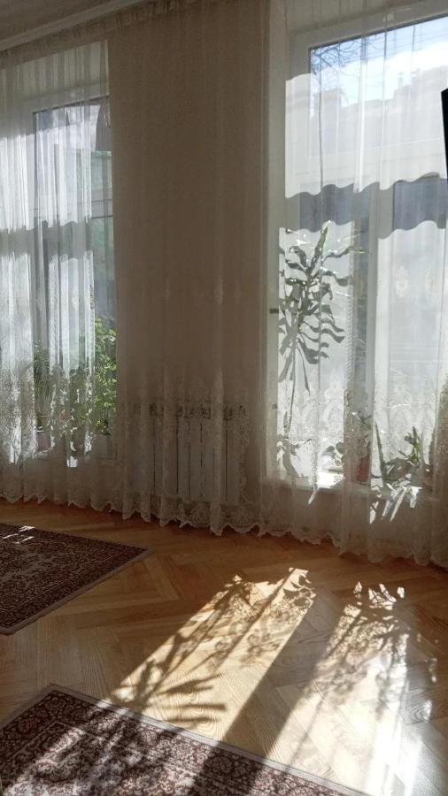 Комфортна затишна квартира в центрі біля Оперного театру з балконом, світла квартира в центрі Львова, Львів подобова оренда центр Экстерьер фото