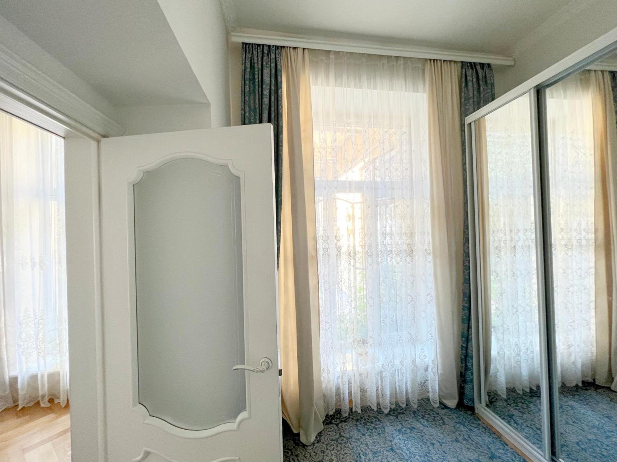 Комфортна затишна квартира в центрі біля Оперного театру з балконом, світла квартира в центрі Львова, Львів подобова оренда центр Экстерьер фото